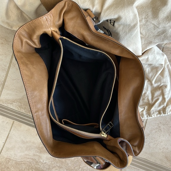 Burberry Brecon House Check Tote Bag - Picture 8 of 16